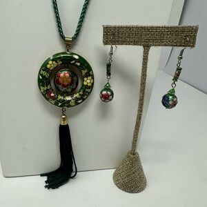 Beautiful Cloisonné Spin Necklace with earrings